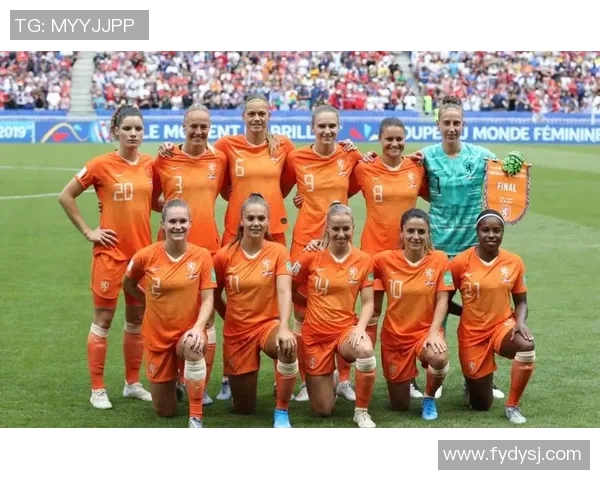 荷兰足球巨星盘点:那些在绿茵场上闪耀的传奇人物 荷兰足球巨星盘点:那些在绿茵场上闪耀的传奇人物